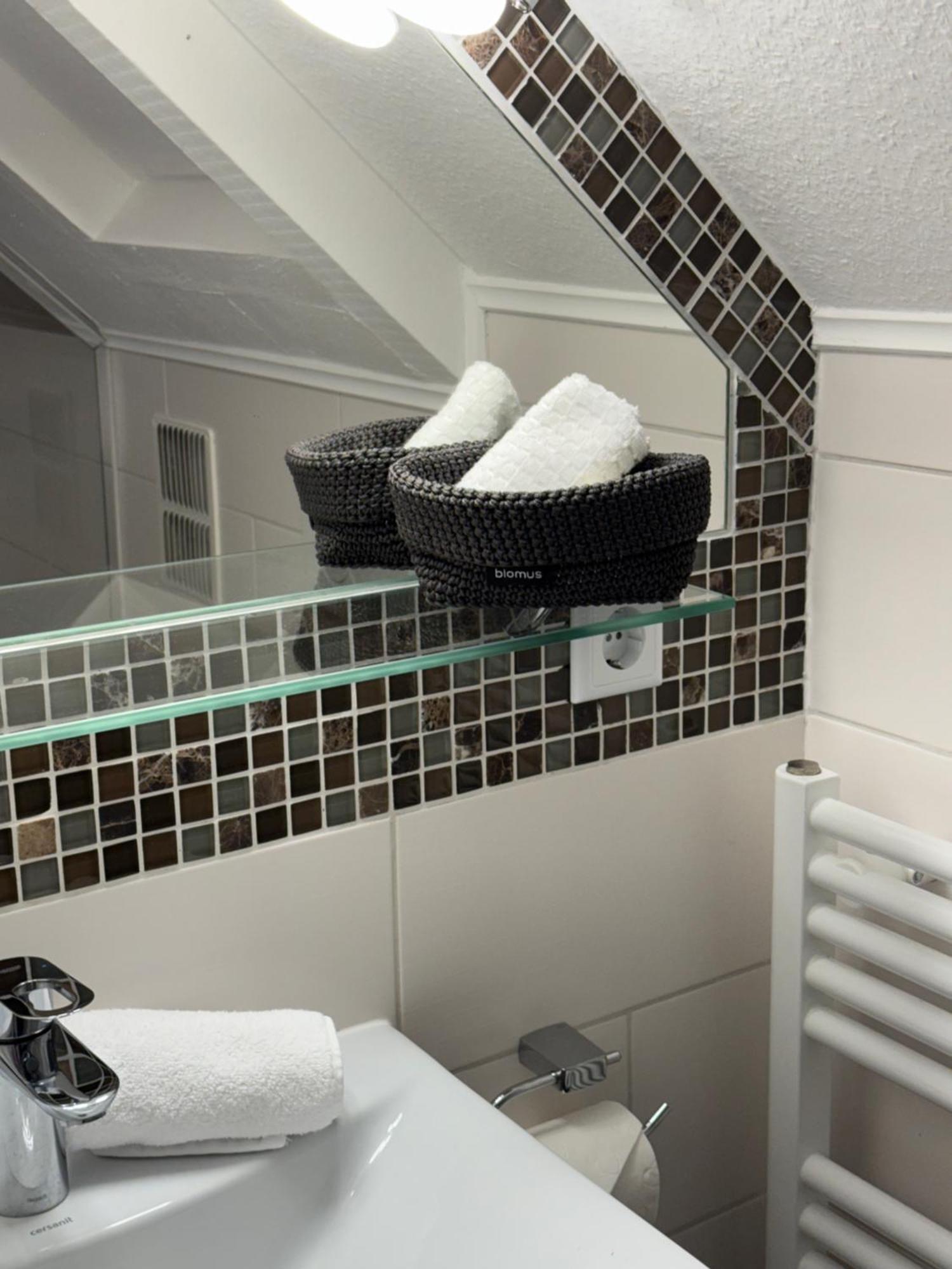 Single Room Balcony,1743600143:JPEG